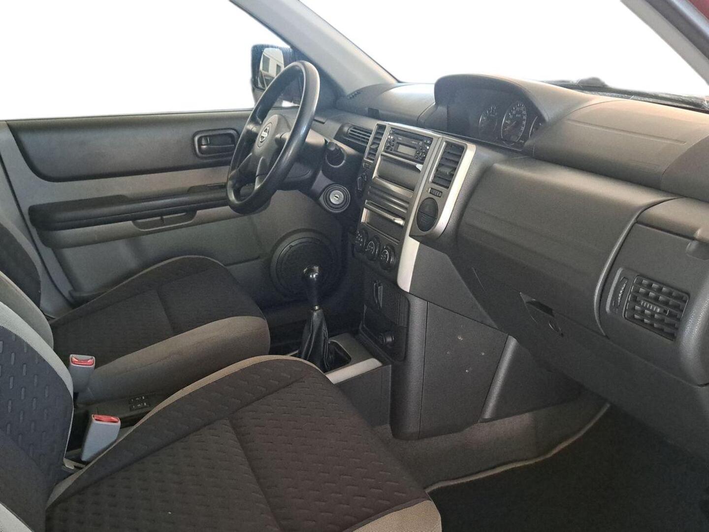 NISSAN X-TRAIL 2005