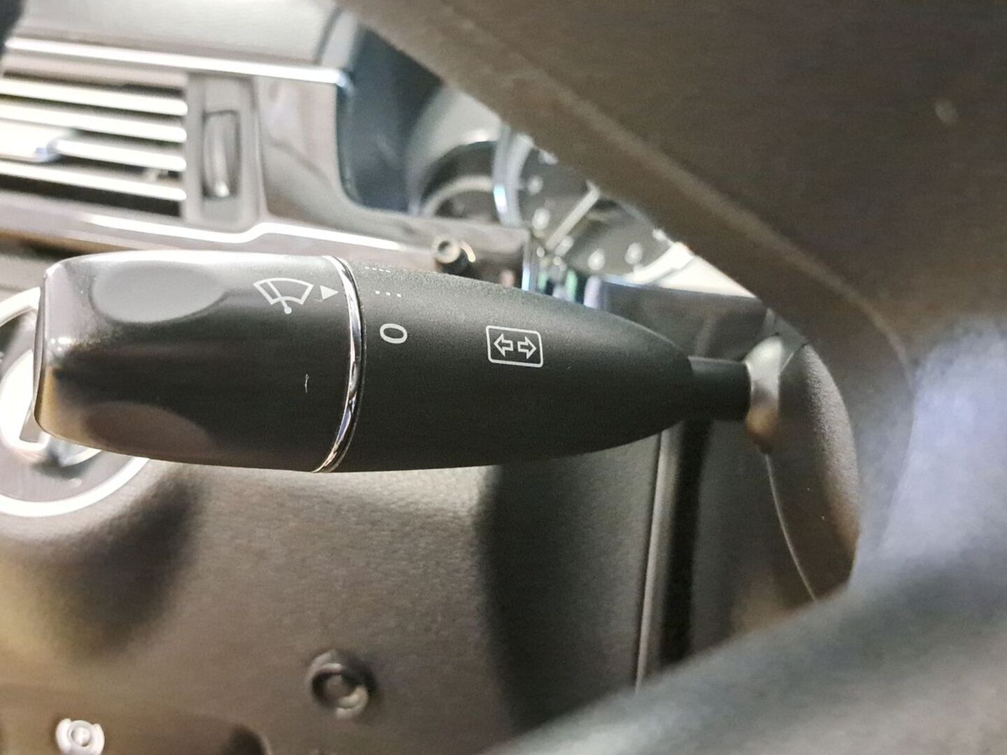 MERCEDES-BENZ E 2011