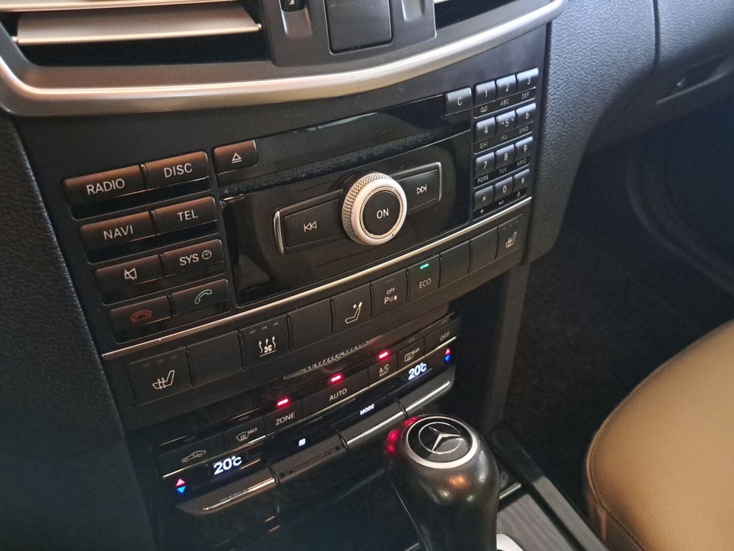 MERCEDES-BENZ E 2011