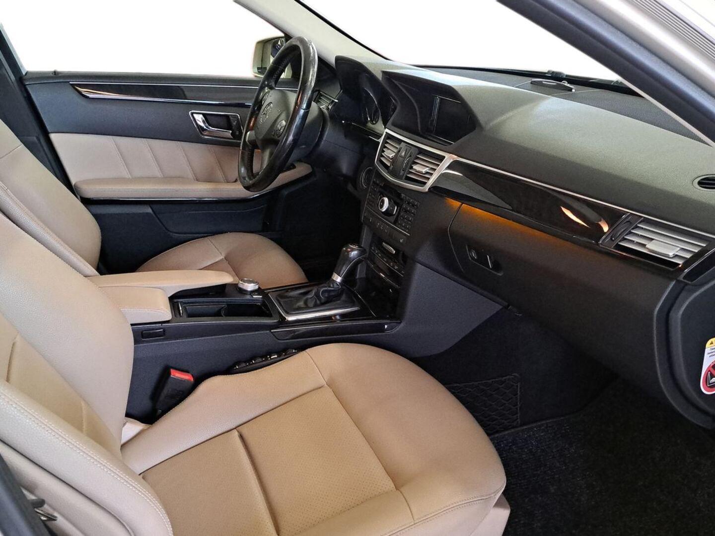 MERCEDES-BENZ E 2011