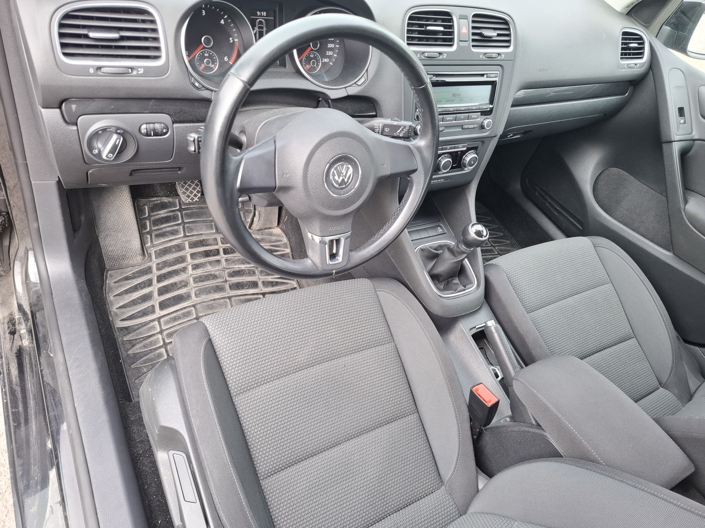 VOLKSWAGEN Golf 2010