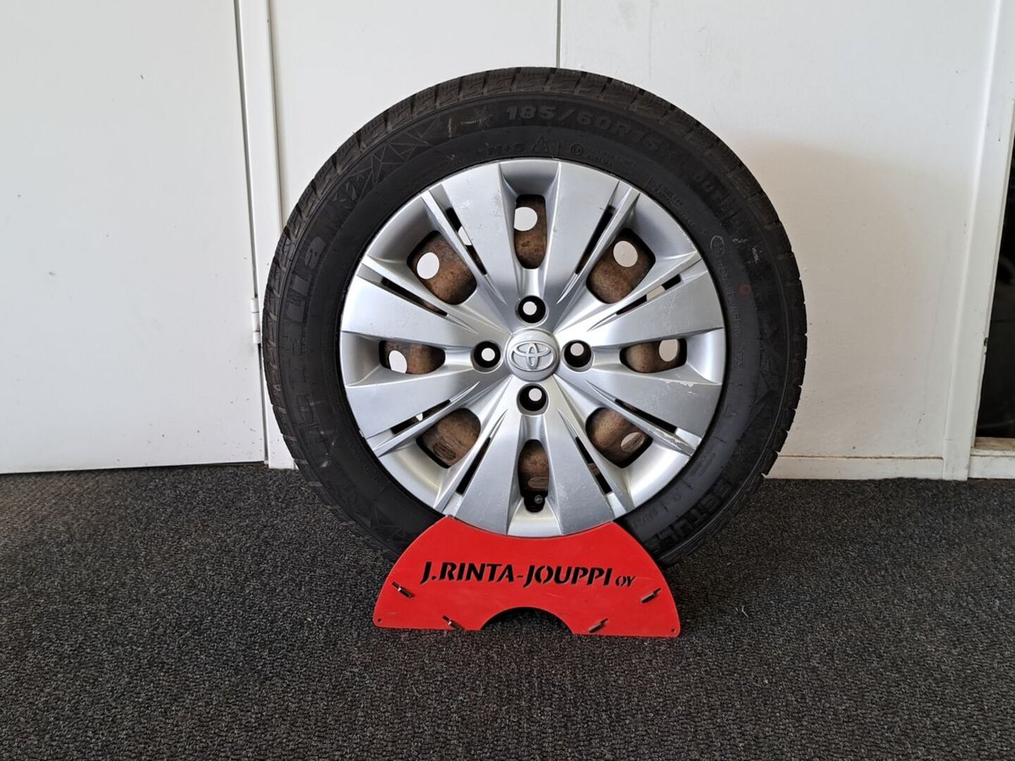 TOYOTA Yaris 2011