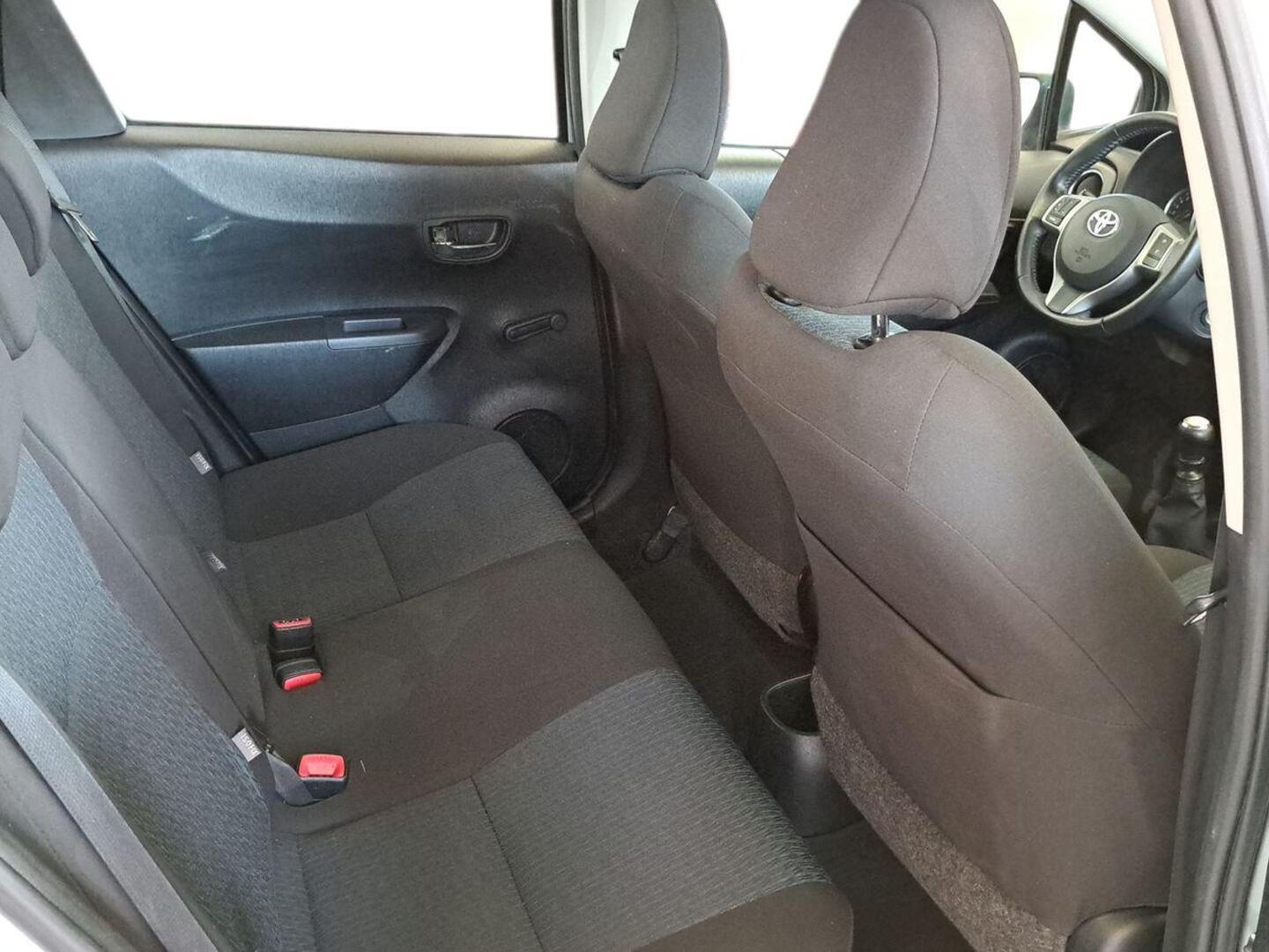 TOYOTA Yaris 2011