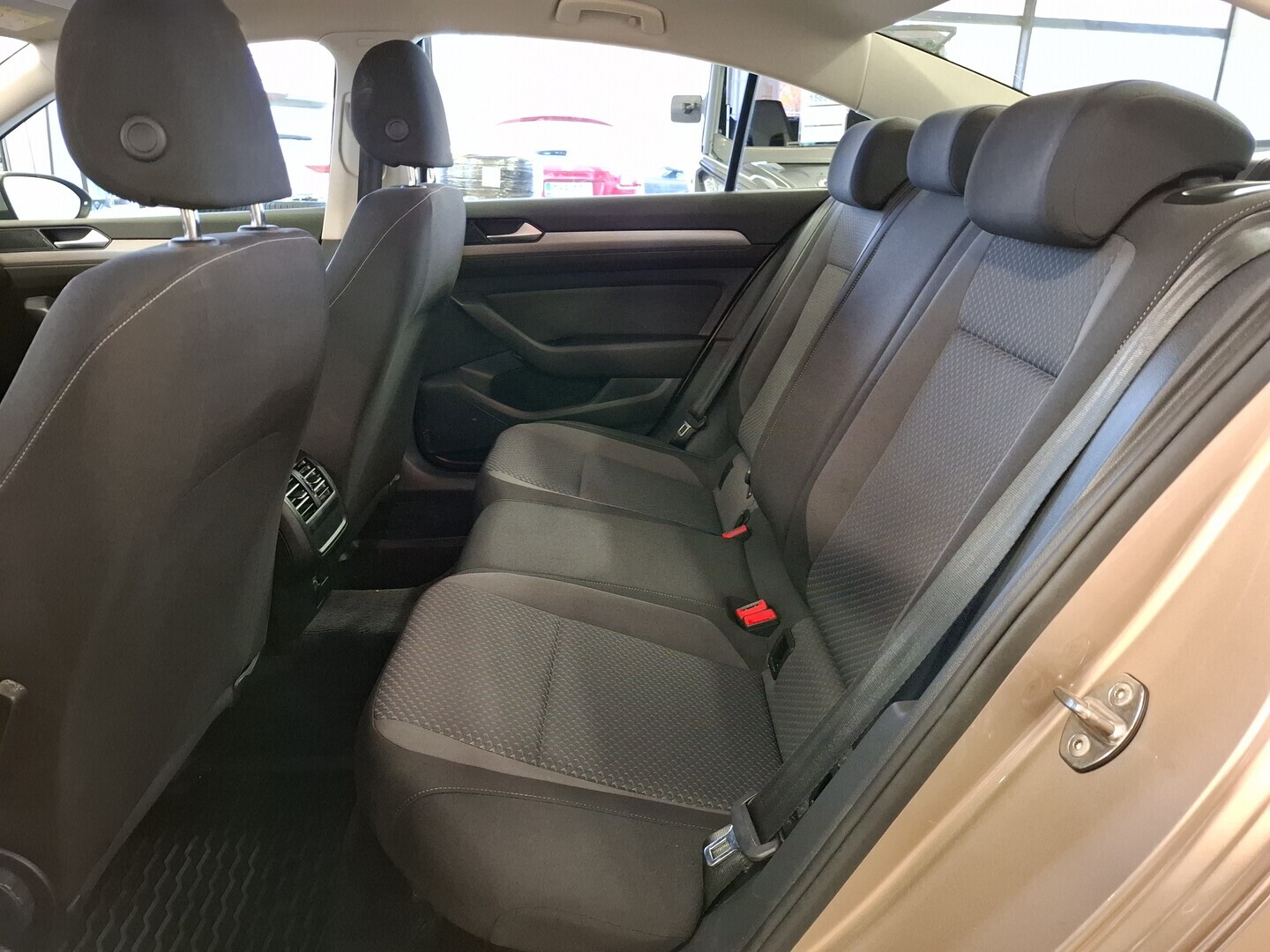 VOLKSWAGEN Passat 2017