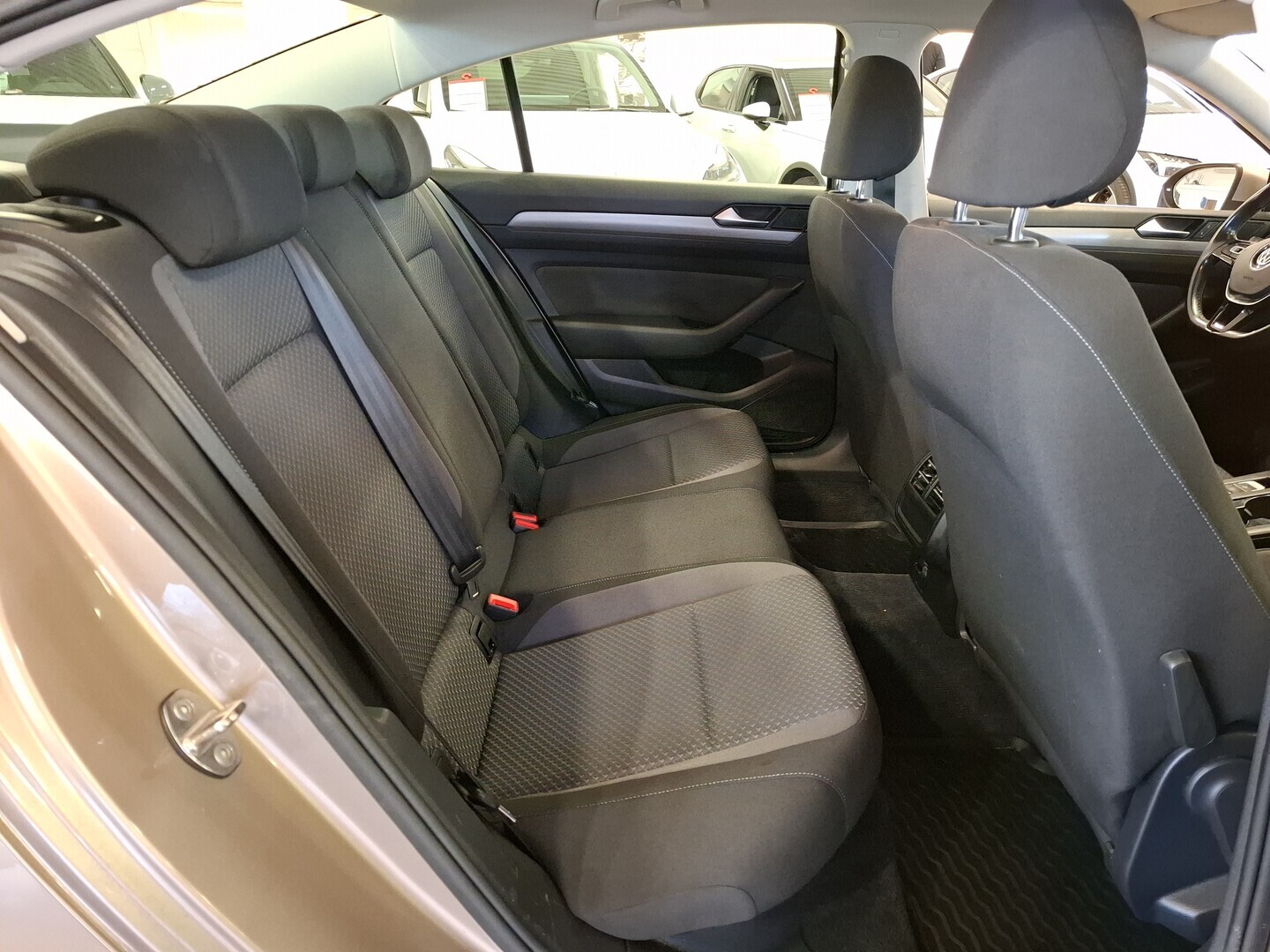 VOLKSWAGEN Passat 2017