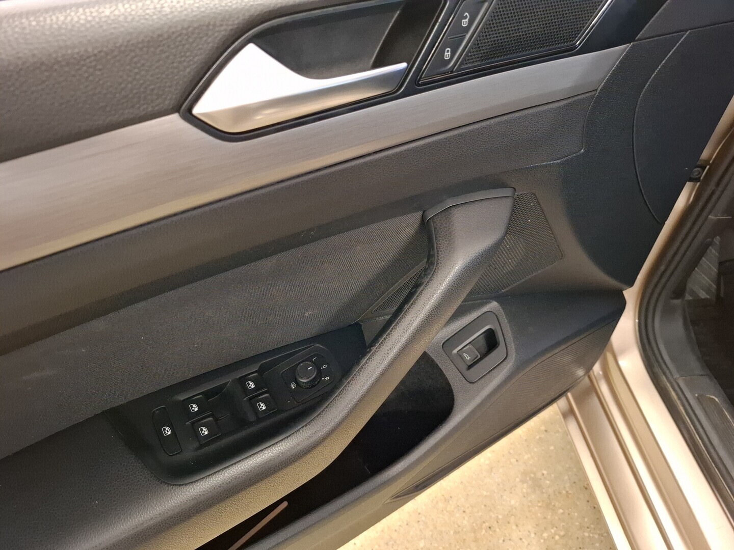 VOLKSWAGEN Passat 2017