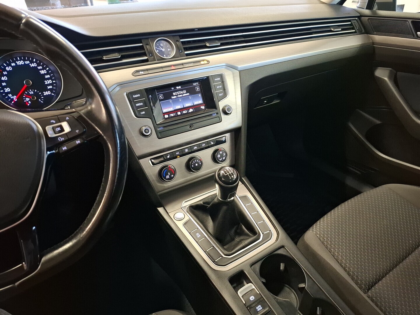 VOLKSWAGEN Passat 2017