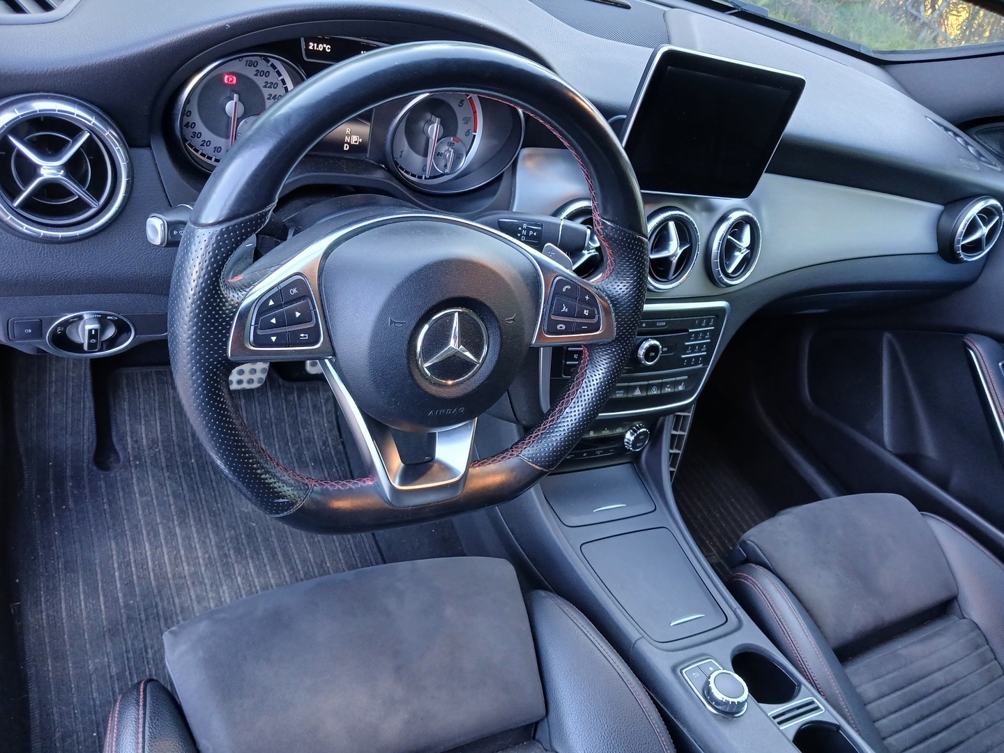 MERCEDES-BENZ CLA 2015