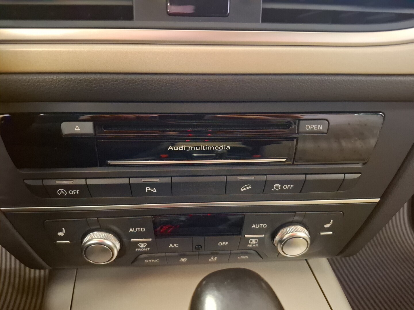 AUDI A6 allroad quattro 2015