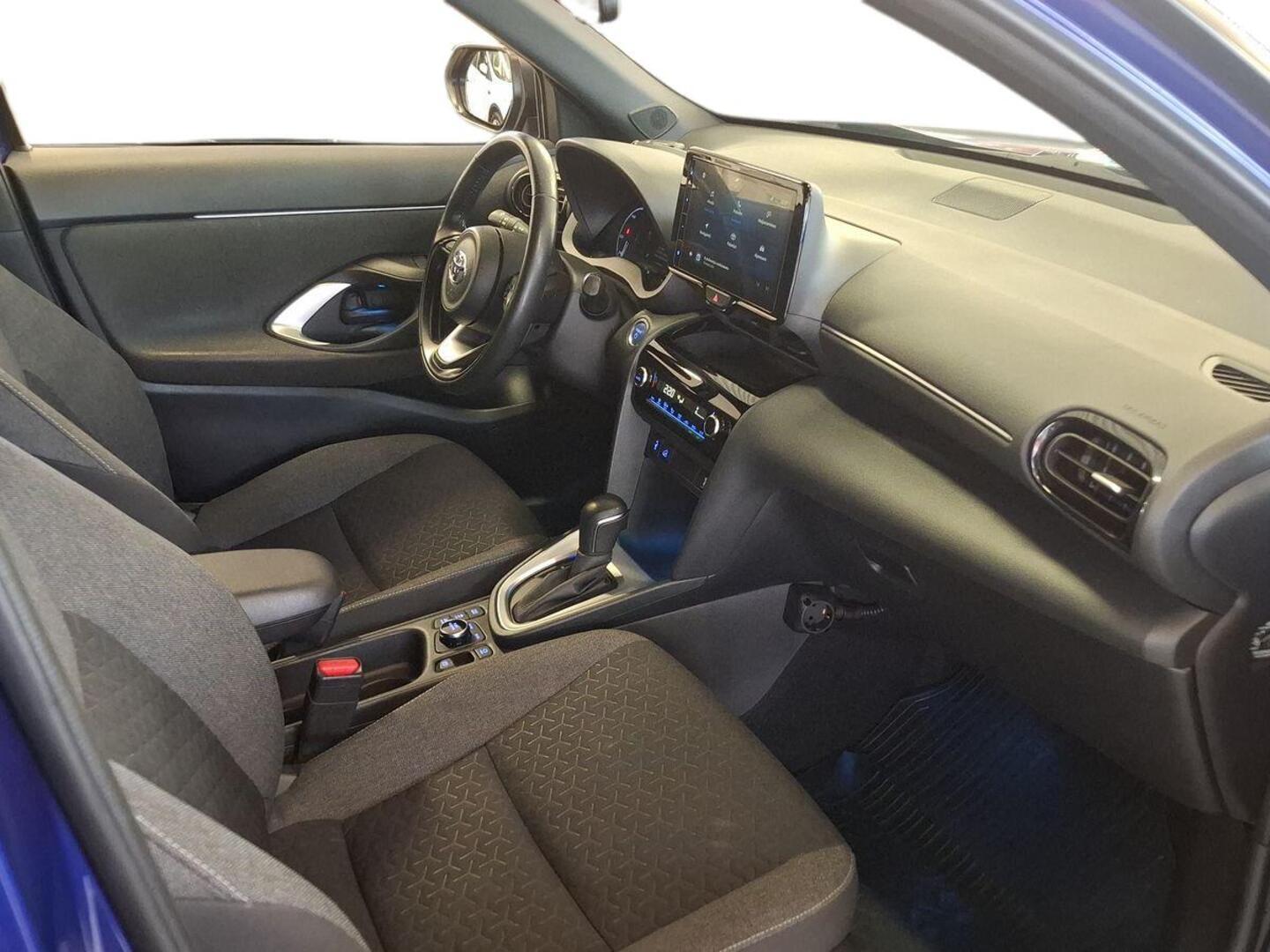 TOYOTA Yaris Cross 2022