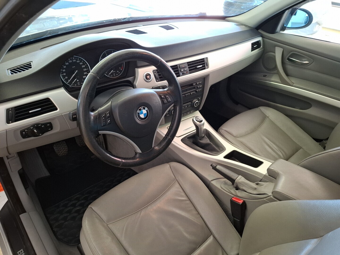BMW 318 2008