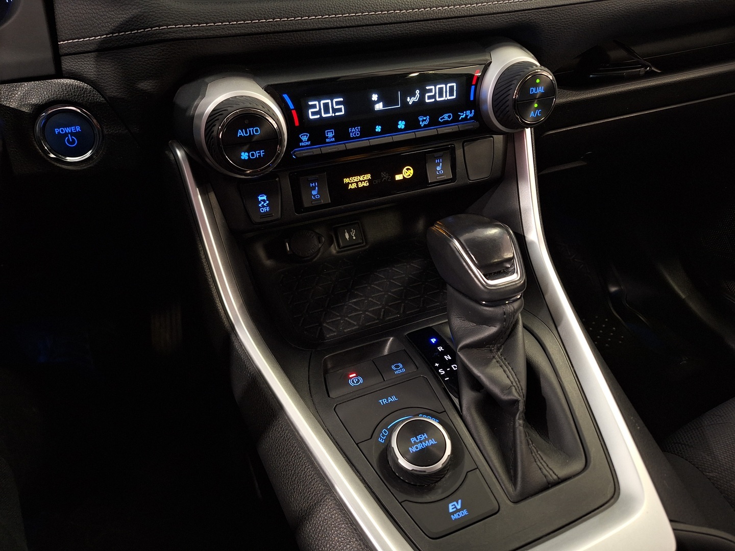 TOYOTA RAV4 2019