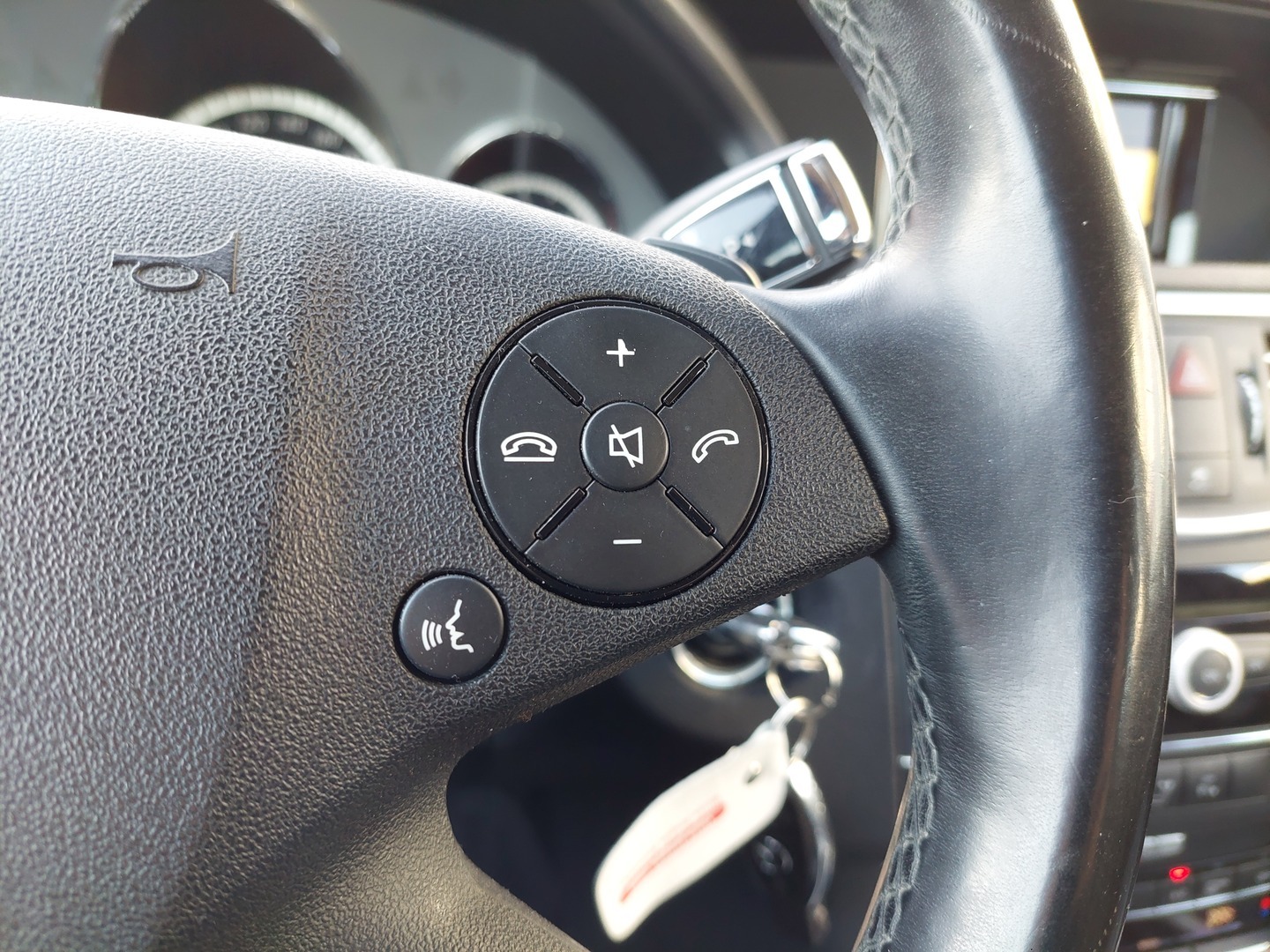 MERCEDES-BENZ E 2009