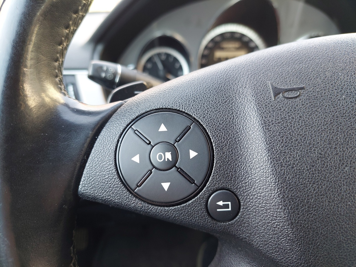 MERCEDES-BENZ E 2009