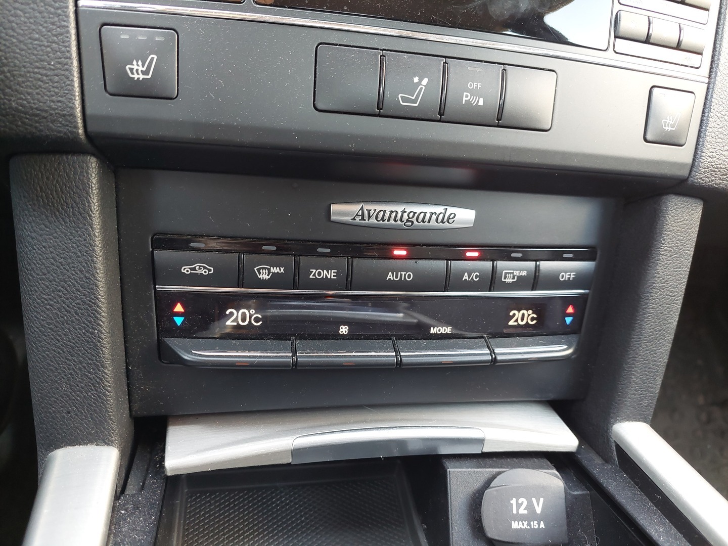 MERCEDES-BENZ E 2009