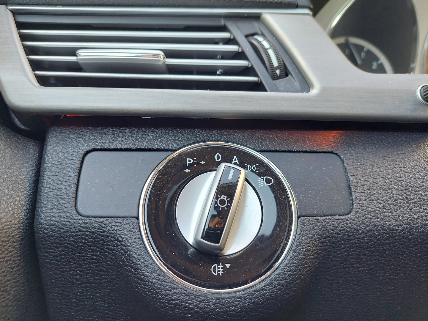 MERCEDES-BENZ E 2009