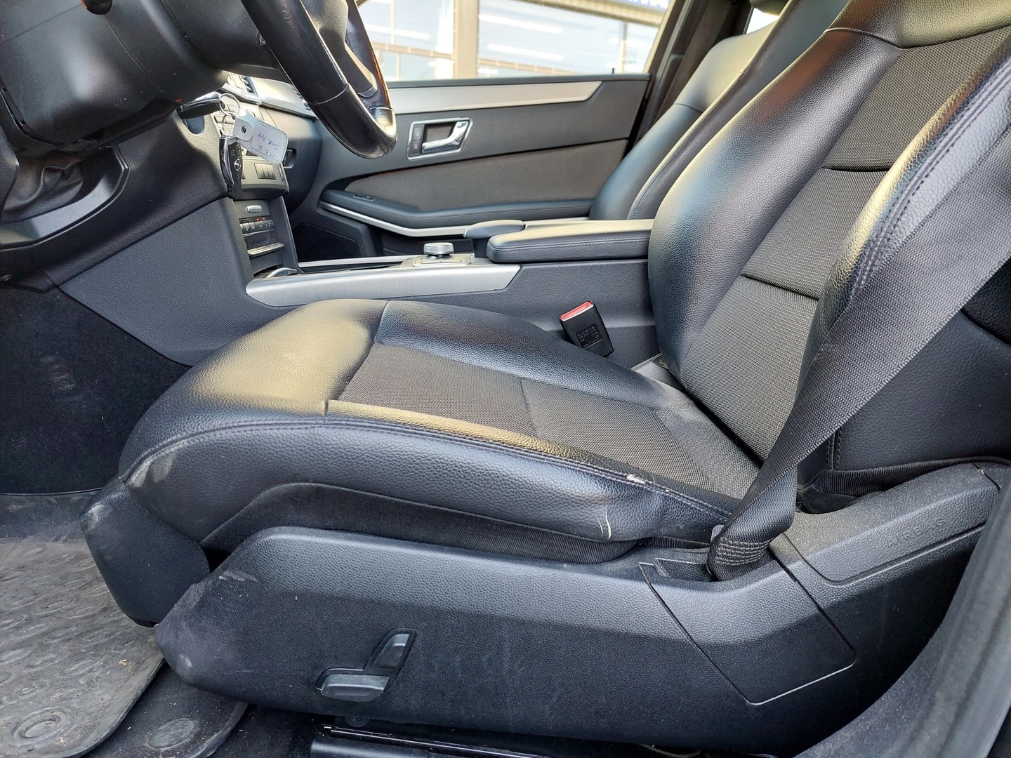 MERCEDES-BENZ E 2009