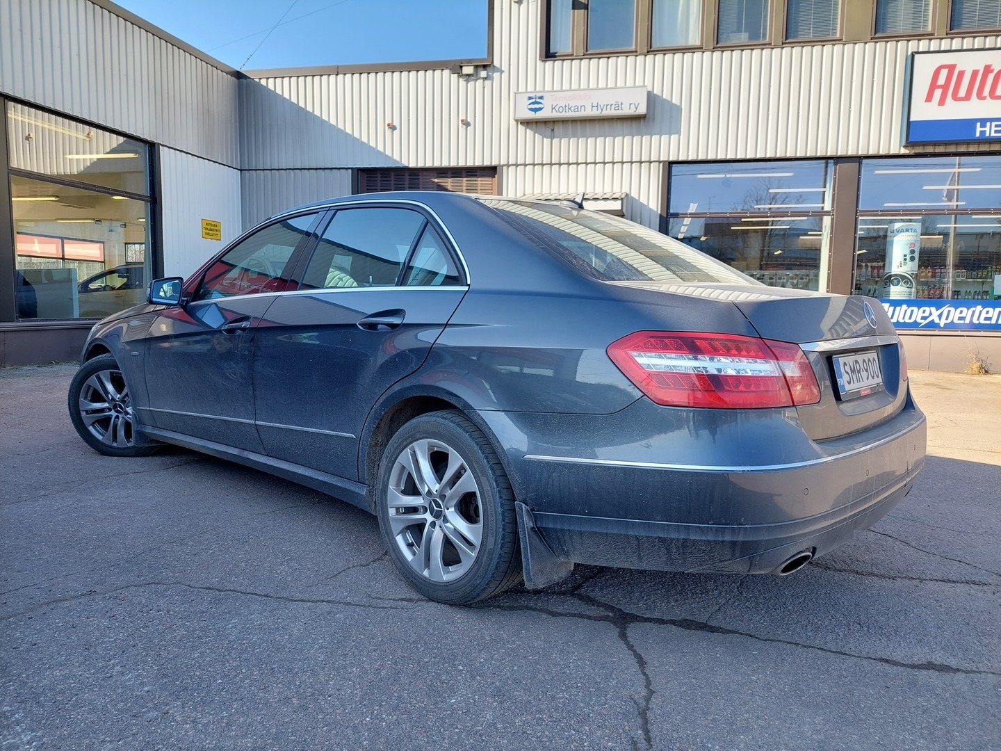 MERCEDES-BENZ E 2009