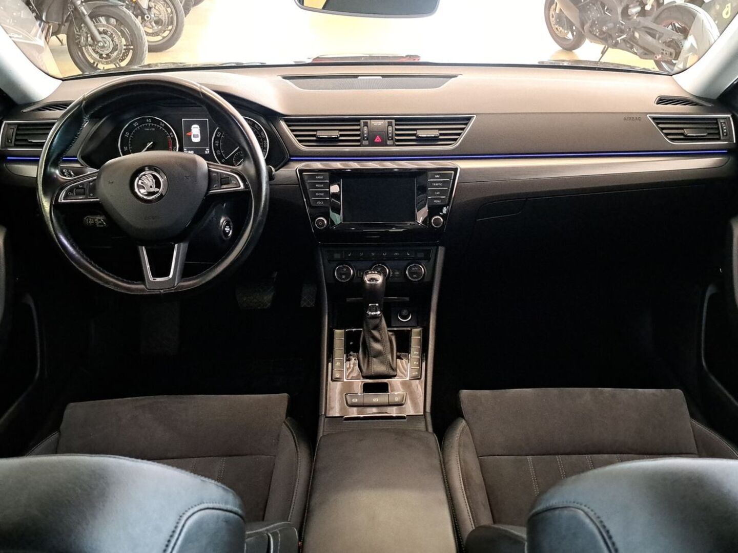 SKODA Superb 14