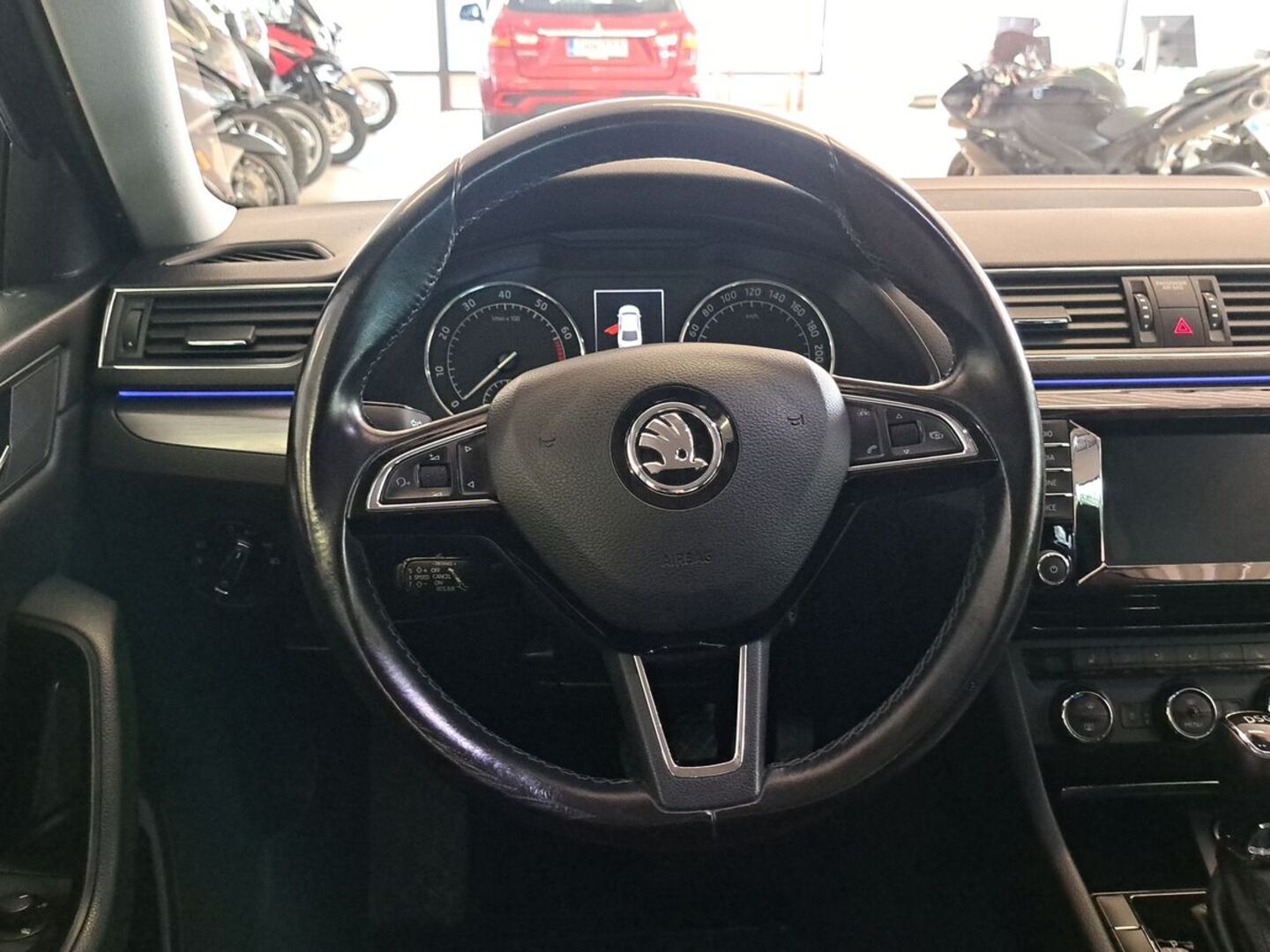 SKODA Superb 16