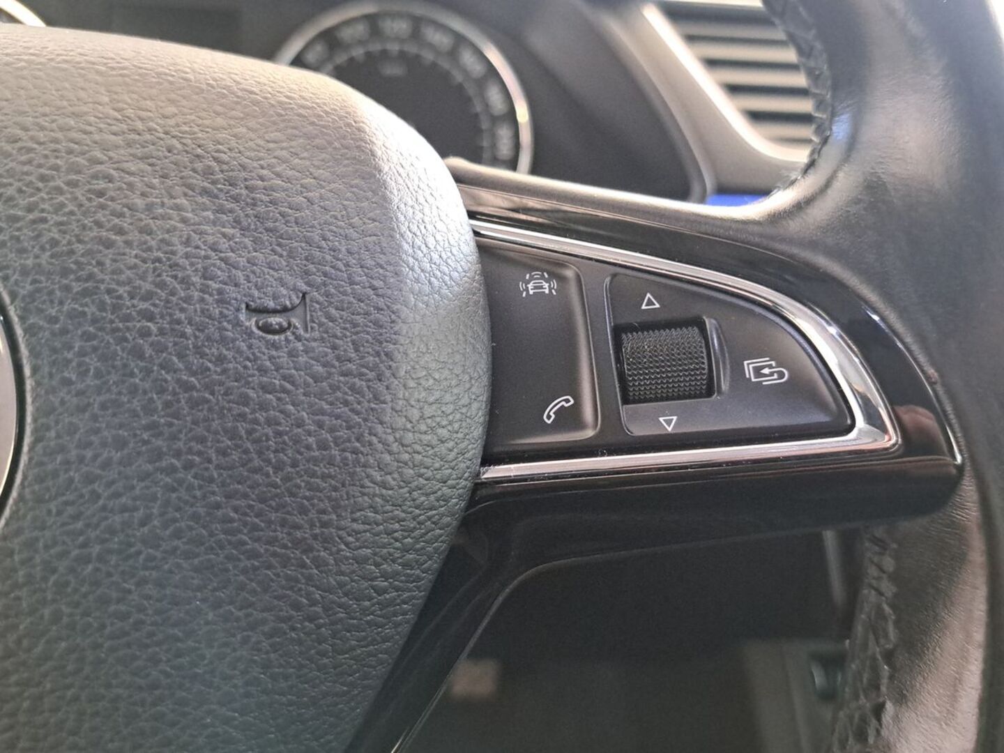 SKODA Superb 22