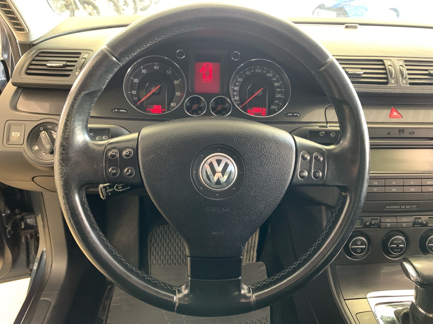 VOLKSWAGEN Passat 2006