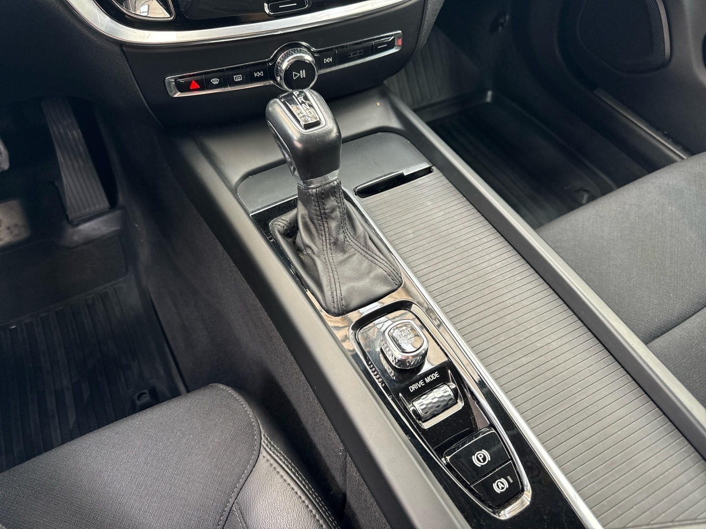 VOLVO V60 2020