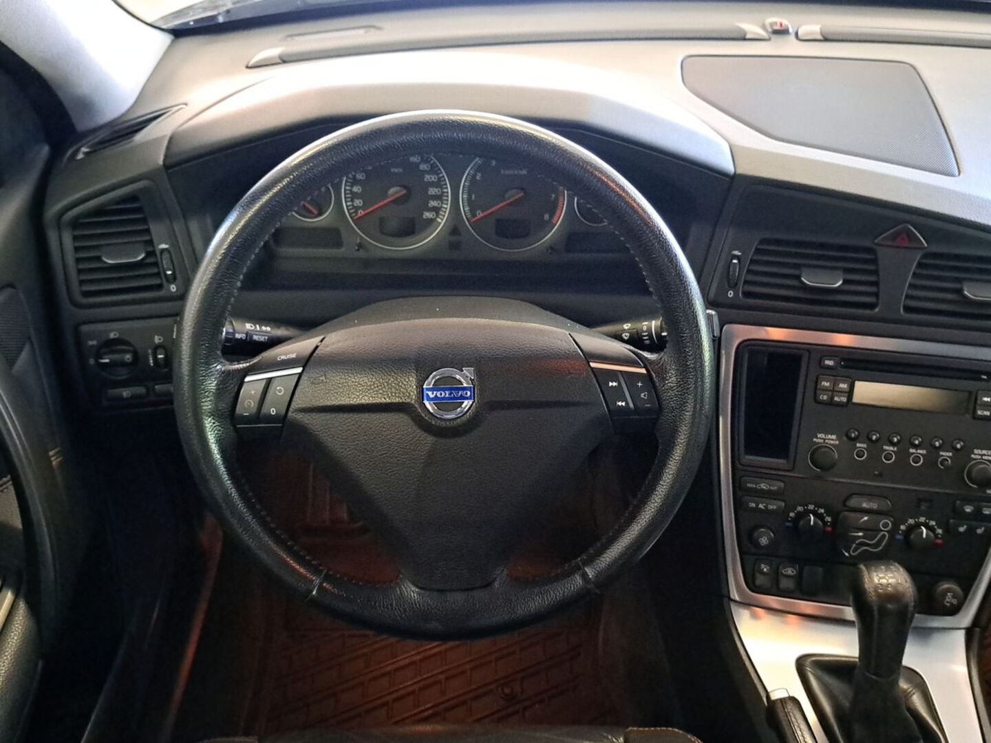 VOLVO S60 17