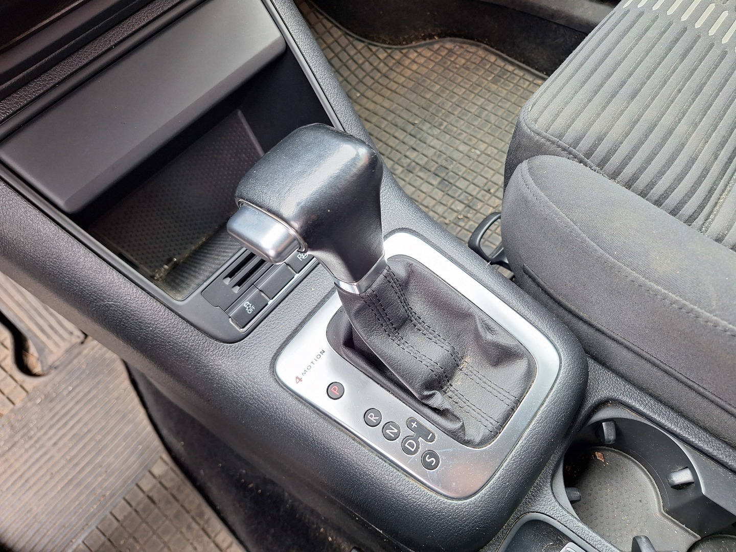 VOLKSWAGEN Tiguan 2010