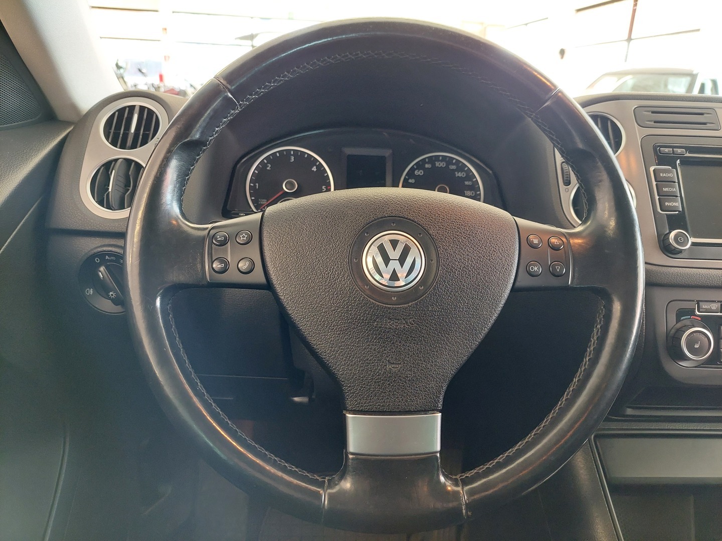 VOLKSWAGEN Tiguan 2010