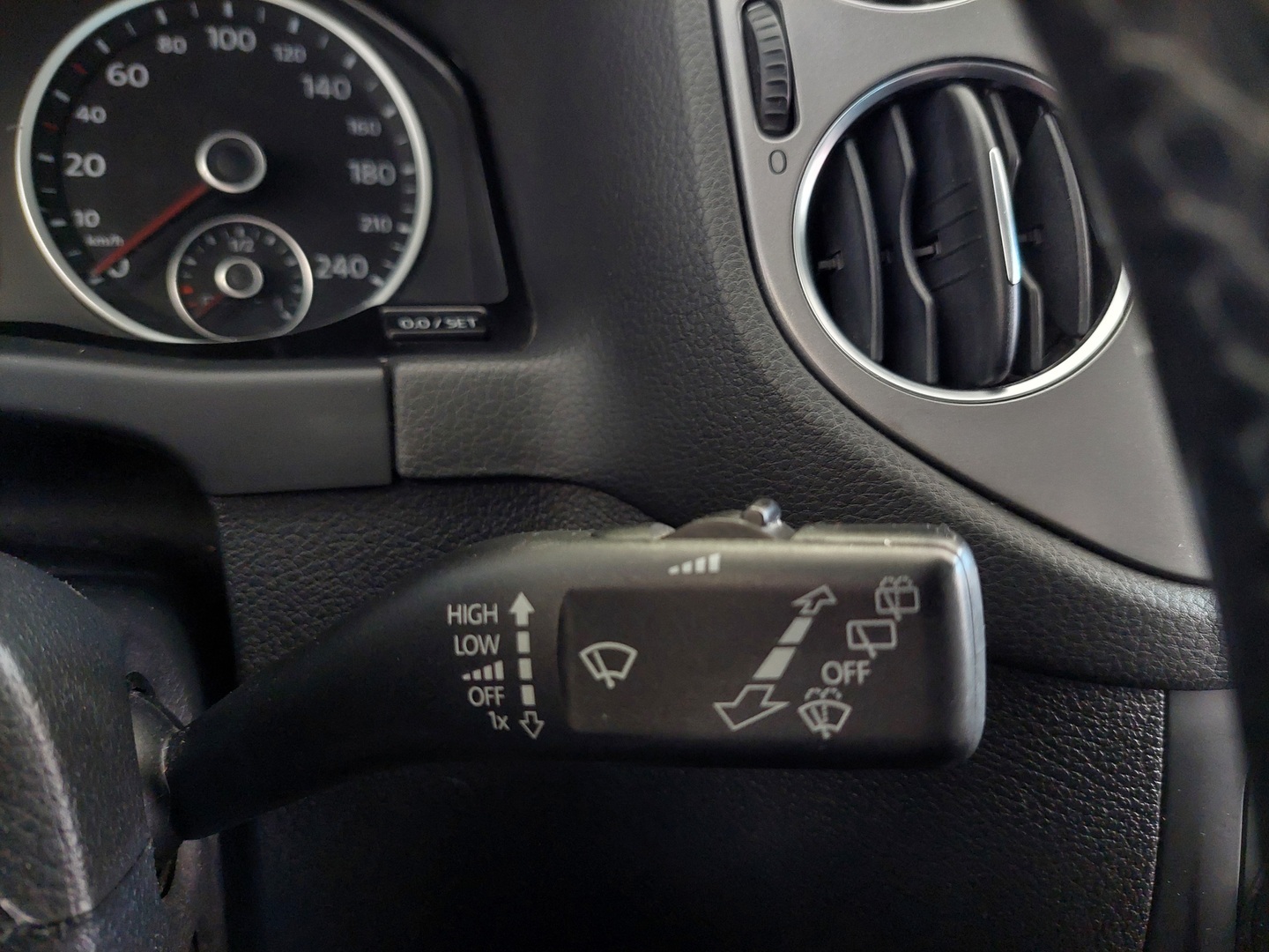VOLKSWAGEN Tiguan 2010
