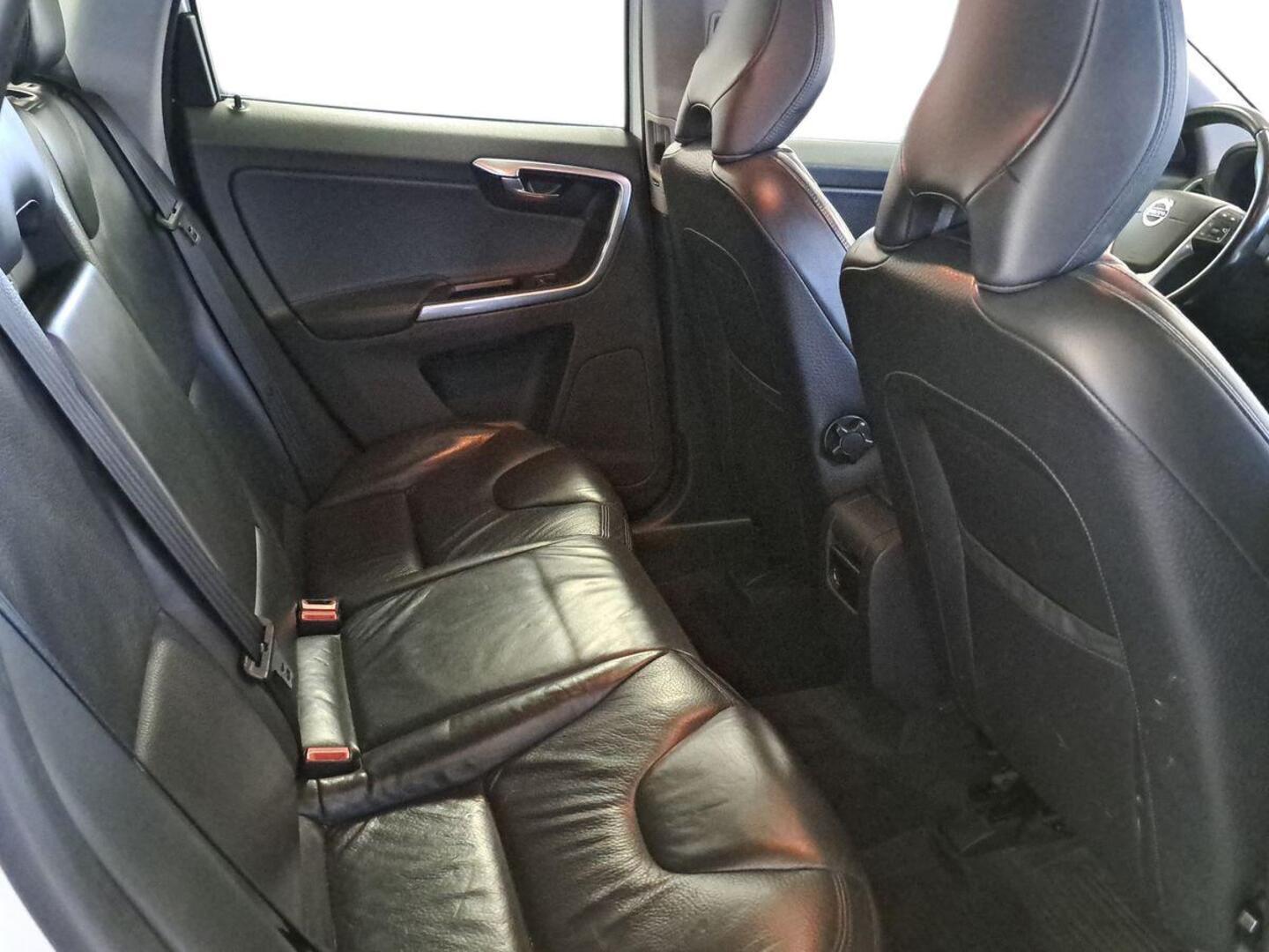 VOLVO XC60 10