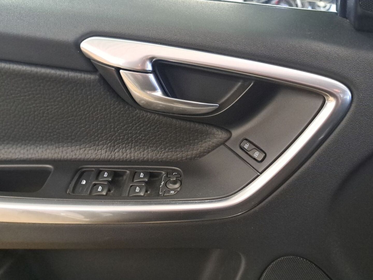 VOLVO XC60 21