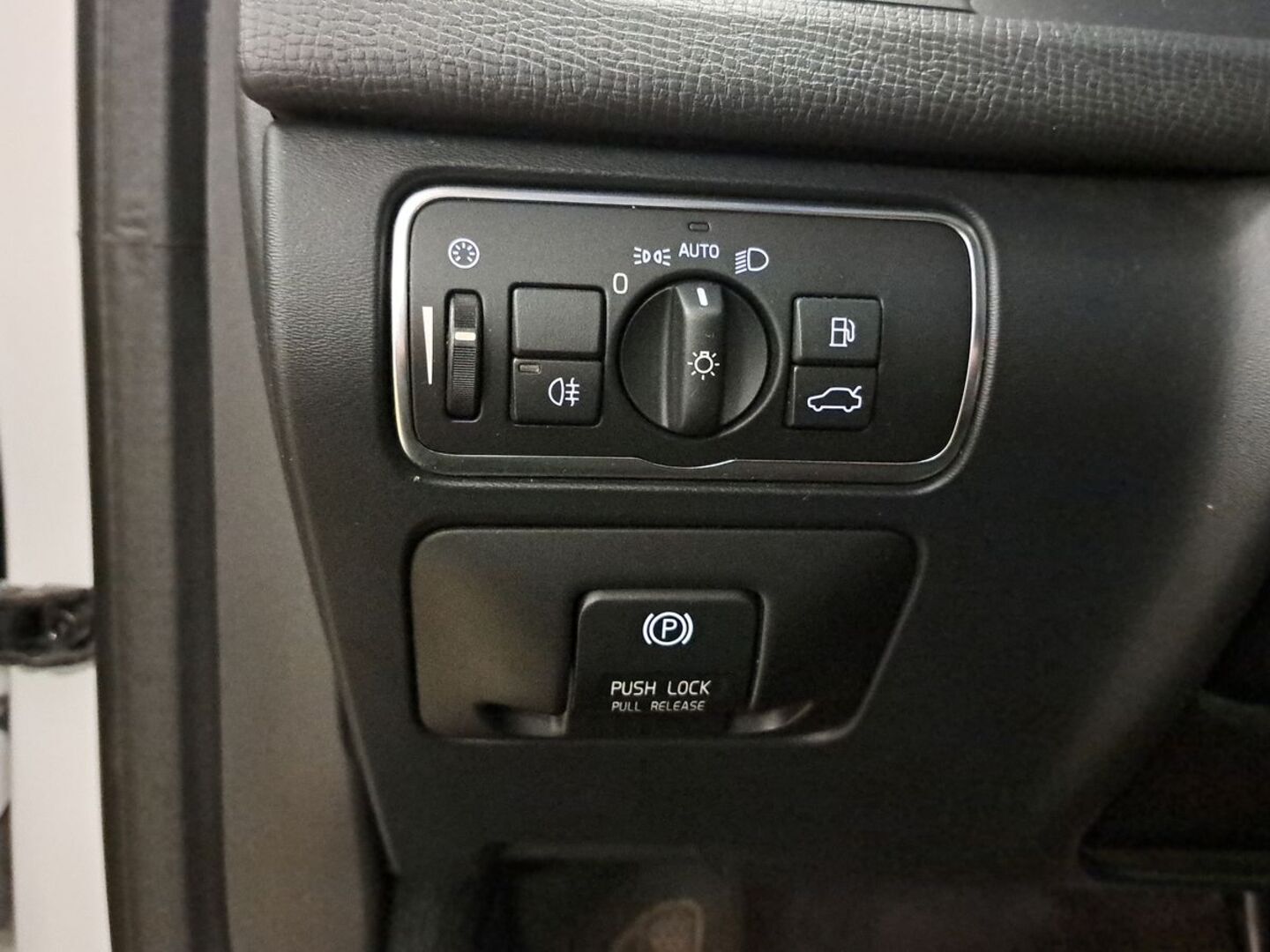 VOLVO XC60 22