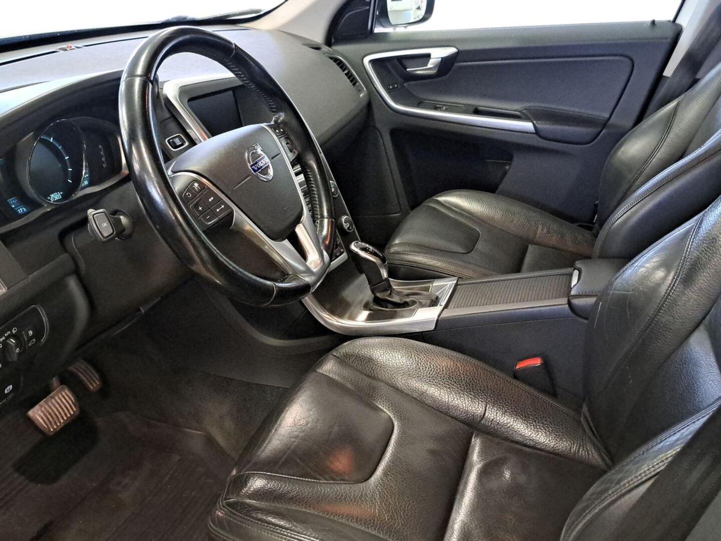 VOLVO XC60 7