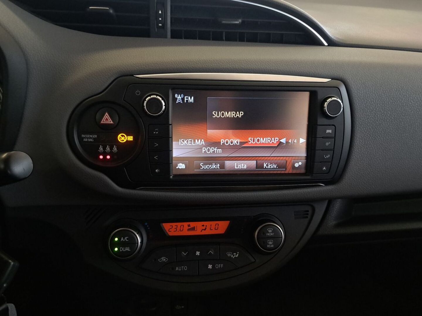 TOYOTA Yaris 26