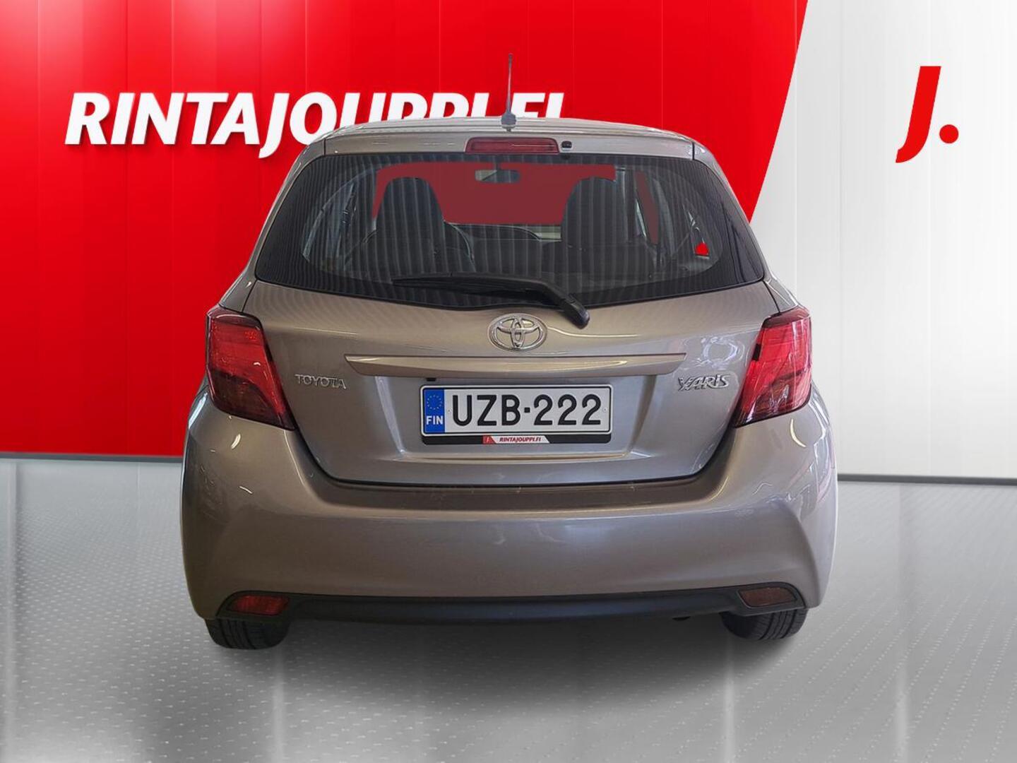 TOYOTA Yaris 5