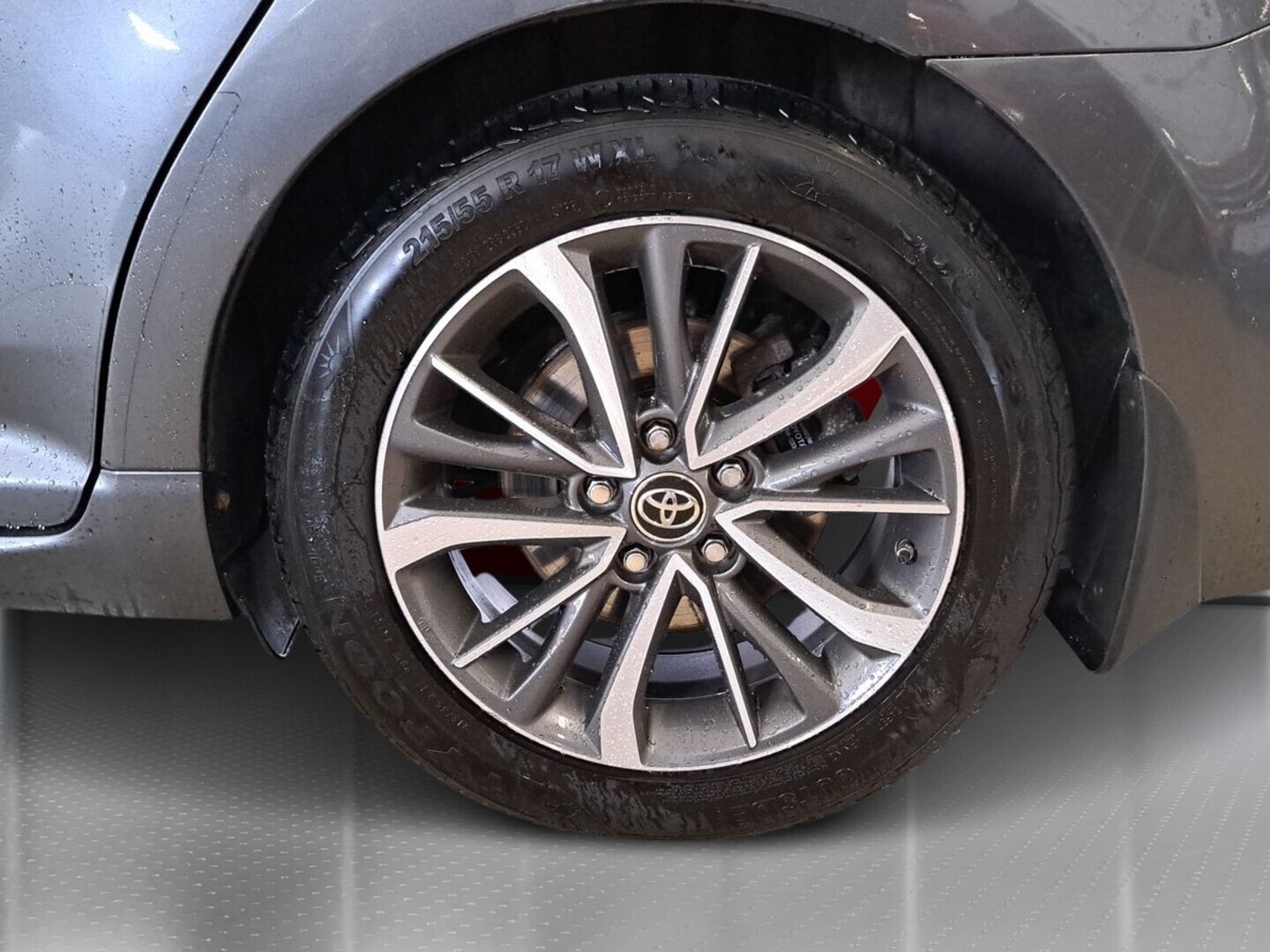 TOYOTA Avensis 2015