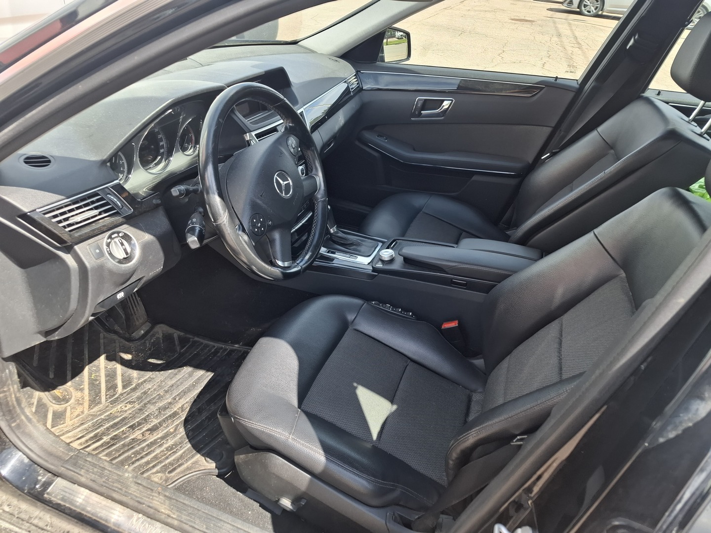 MERCEDES-BENZ E 2012