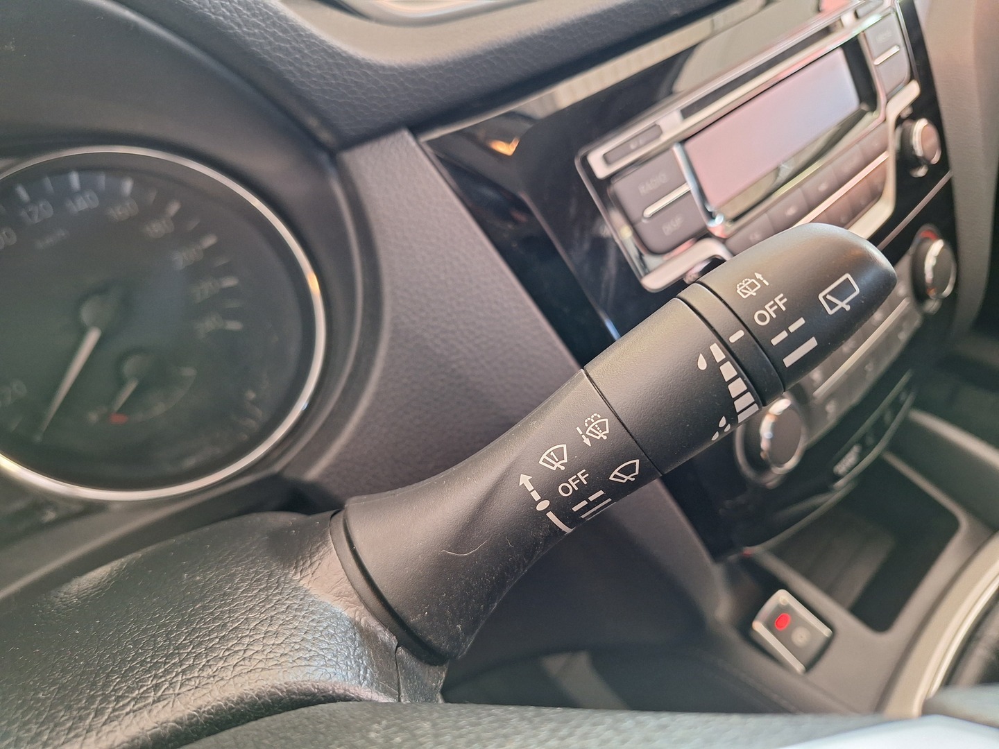 NISSAN Qashqai 2015