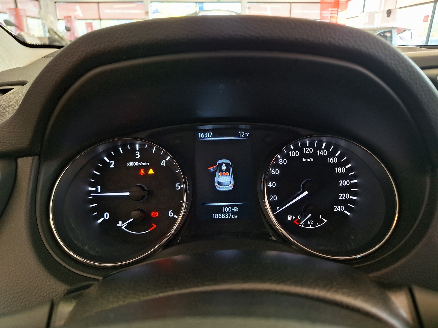 NISSAN Qashqai 2015