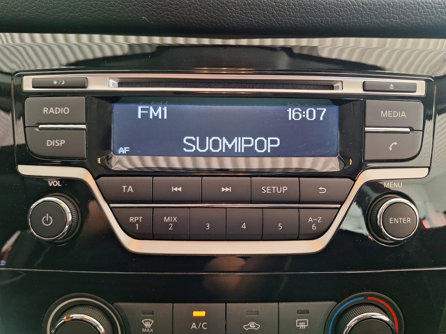 NISSAN Qashqai 2015