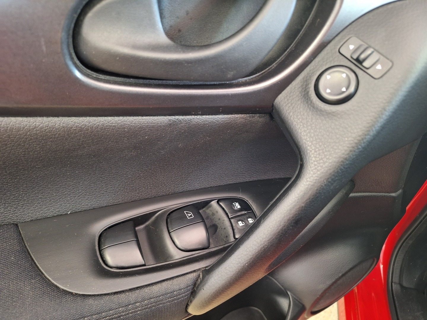 NISSAN Qashqai 2015