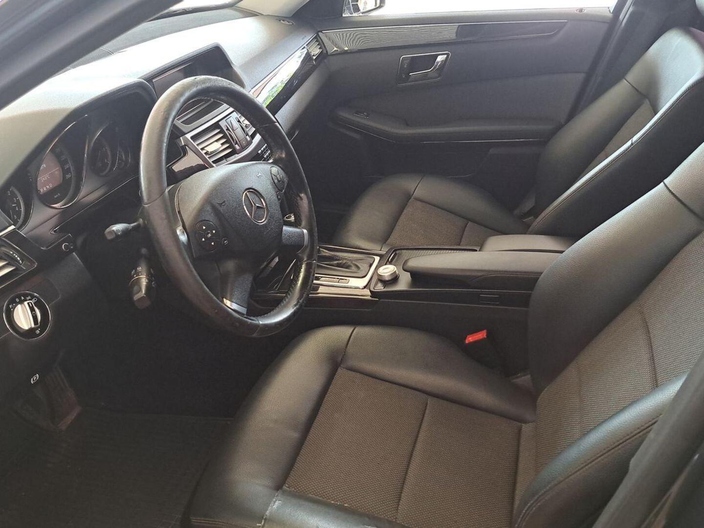 MERCEDES-BENZ E 2009