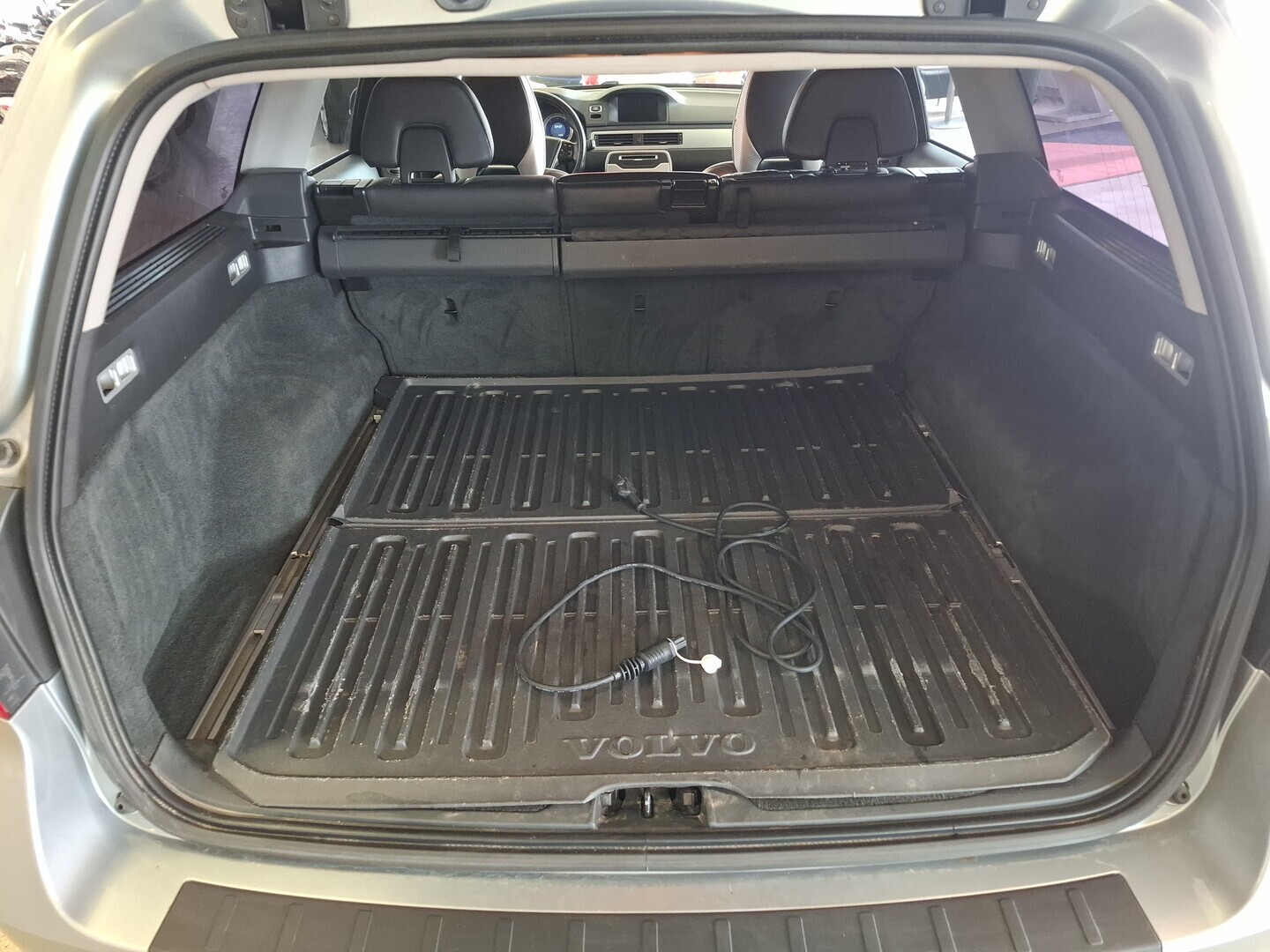 VOLVO V70 2012