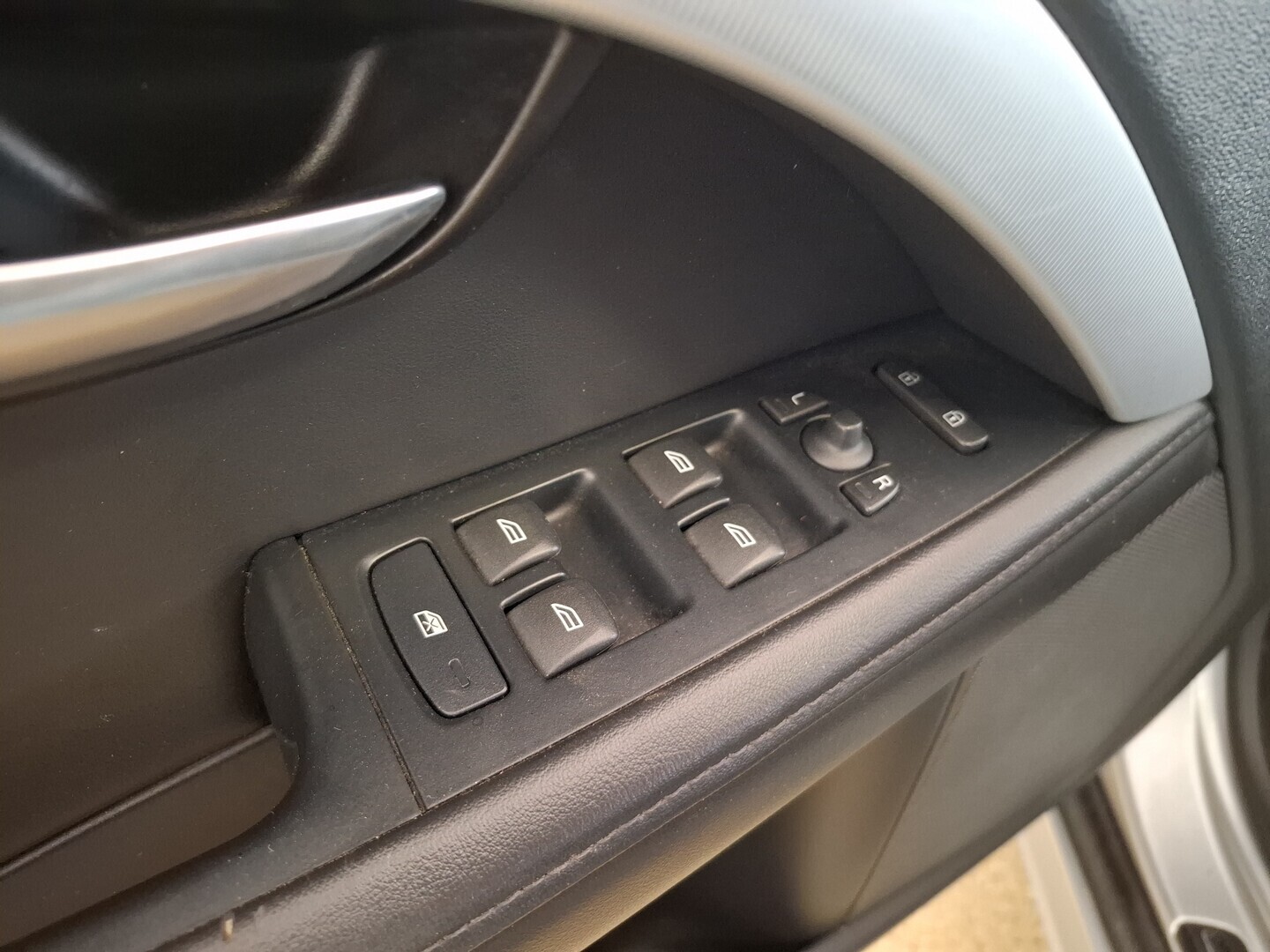 VOLVO V70 2012