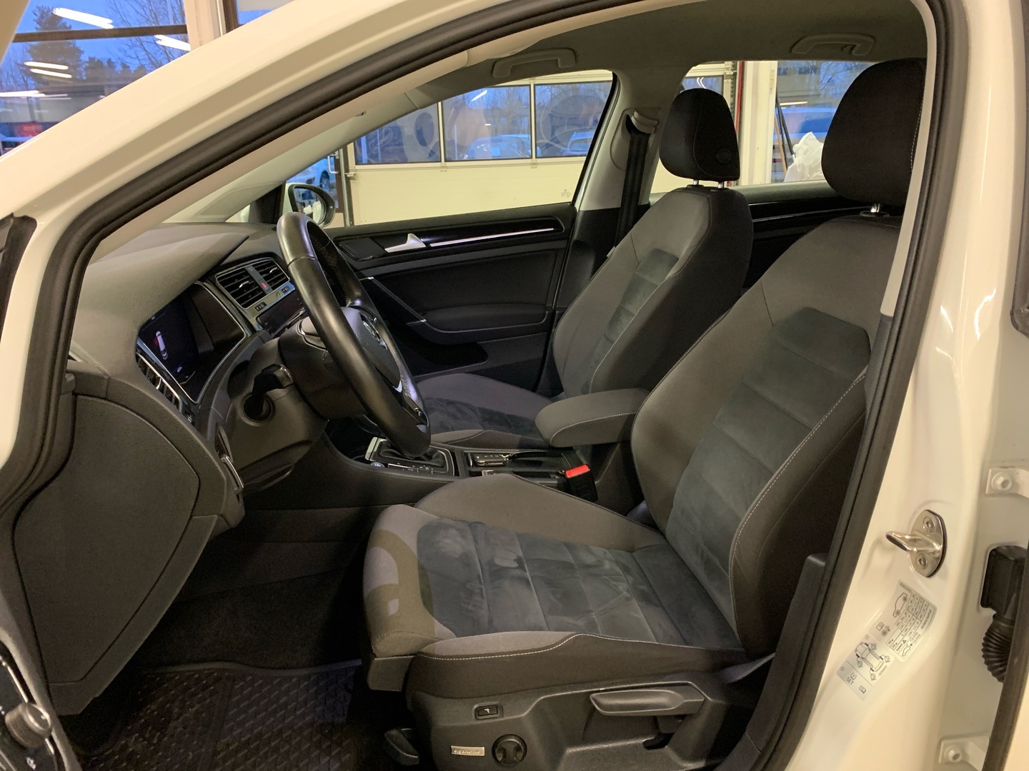 VOLKSWAGEN Golf 2018