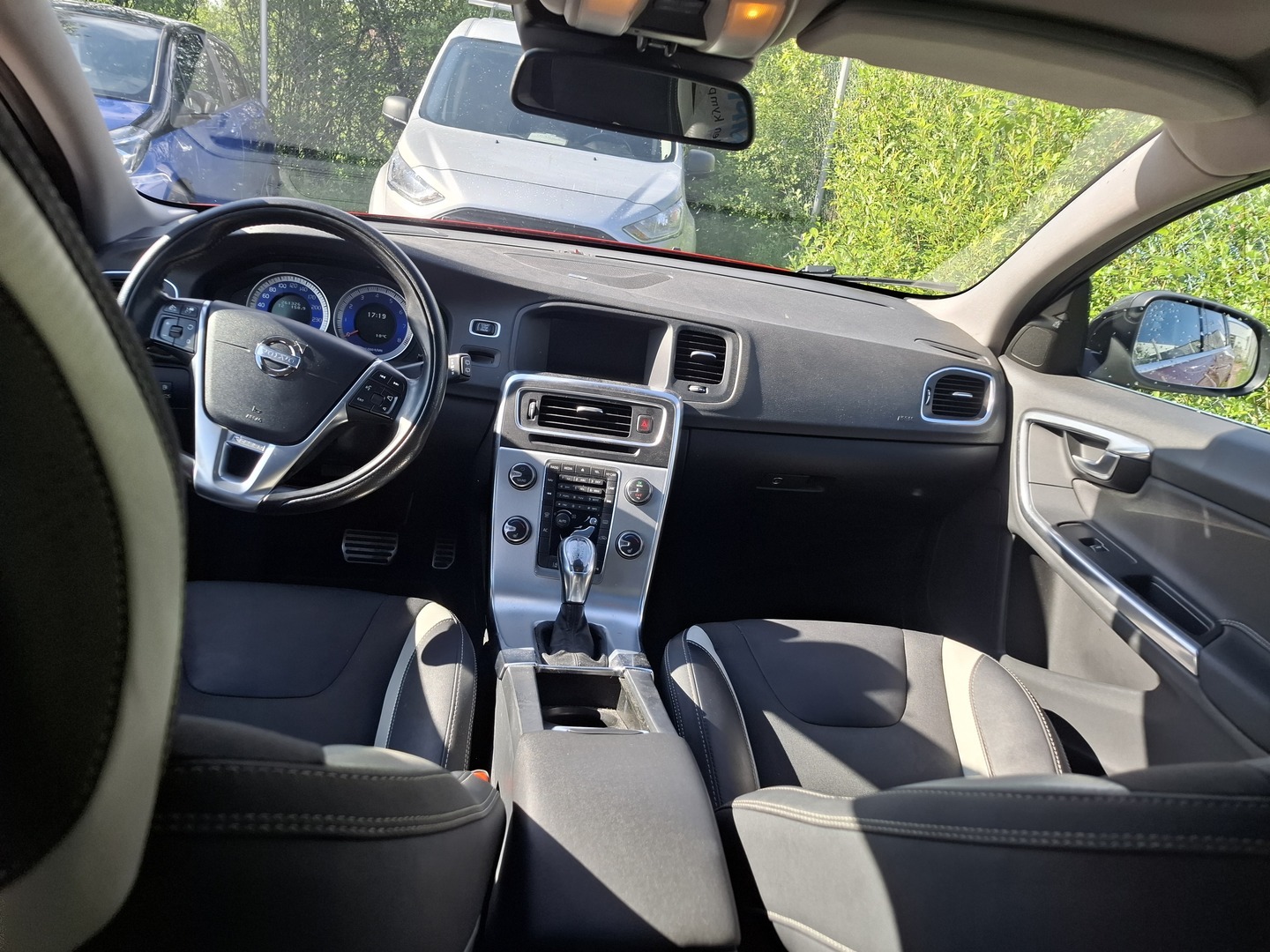 VOLVO V60 2011