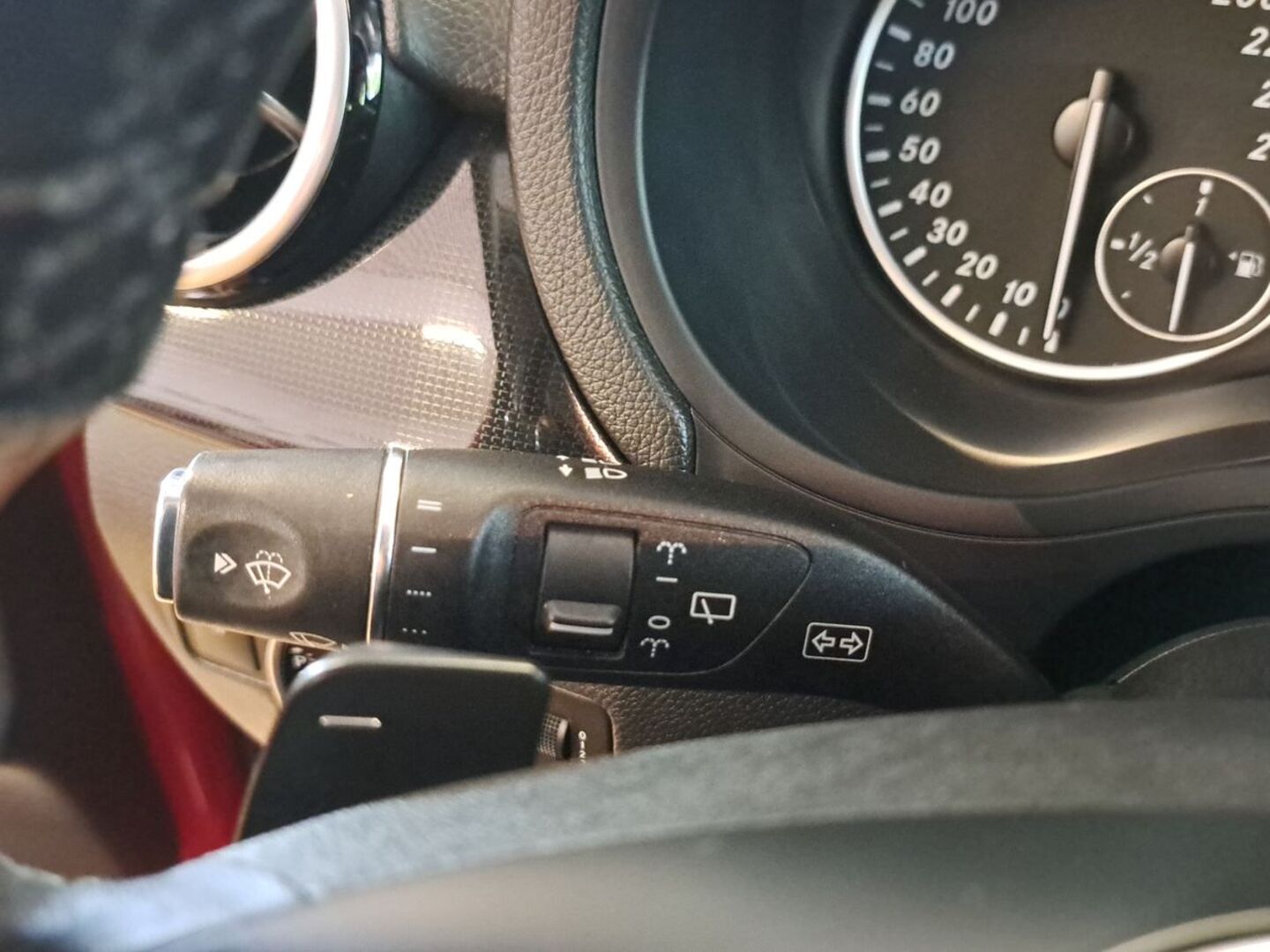MERCEDES-BENZ B 26