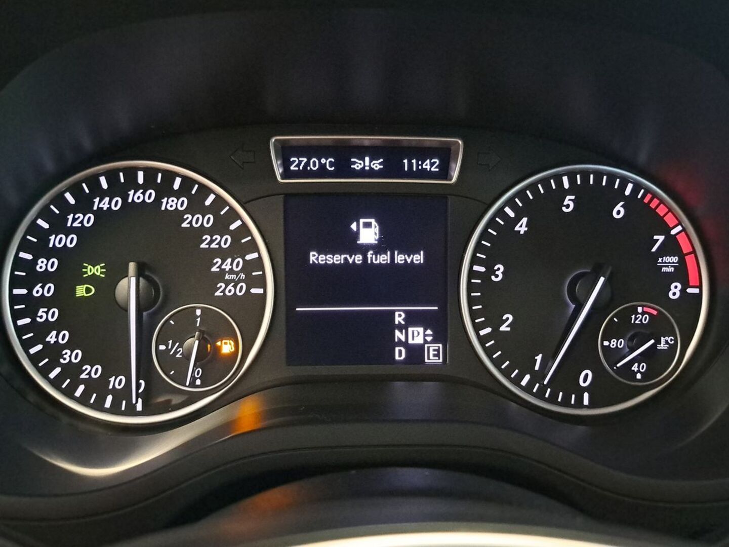 MERCEDES-BENZ B 28